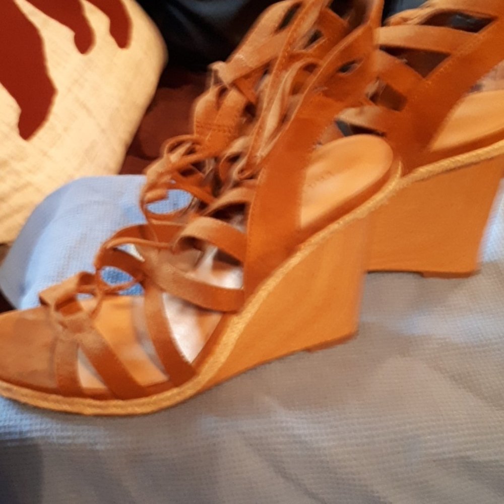 Wedge Shoes - Picture 2 of 3